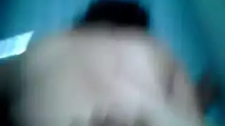 نكبة سريعة بعد الظهر: فرج ضيق مستعد لقضيب صلب