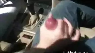 مراهقة صغيرة تأخذ قضيبًا صلبًا في مؤخرتها