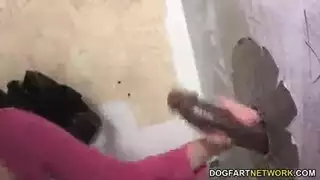 نيك شابين لبنت فوق السرير في نفس الوقت