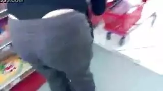 ثُلاثي xxxmas: وليمة مثلية على الفرج