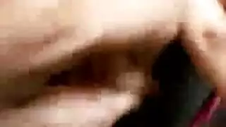 هذه الزوجة تحلم بمشاهد أفلام إباحية صريحة