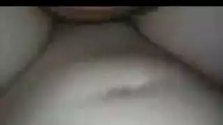 رطب ومتوحش: كس مشعر يصبح فوضوي في لعبة جنس عارية