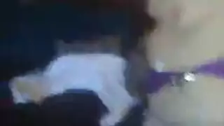 جنس جماعي عند الغروب: شقراء تأخذ عدة أعضاء رجال صلعين