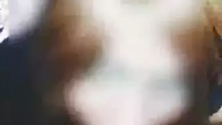 فعل إباحي صريح لصنم أثداء المتحولين جنسياً