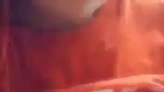 عاهرة كبيرة الصدر تتوسل لوضعية الكلب وتصرخ عند القذف