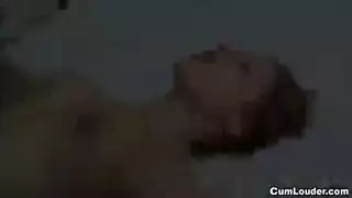 غريب يمارس الجنس مع أنجيل ولينا في مشهد ثلاثي صريح