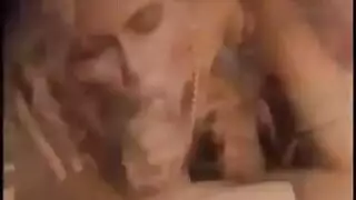 عدسات ضبابية من جنس جماعي عنيف