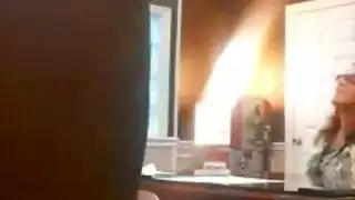 البيت فاضي وكلهم برا