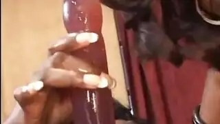 حلو سكري منتشر على الطاولة