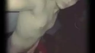 فتاة جامعية جميلة عمرها 19 مدمنة على قضيب جارها