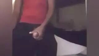 علاقة ثلاثية من نوع الشواء مع رجل متحمس