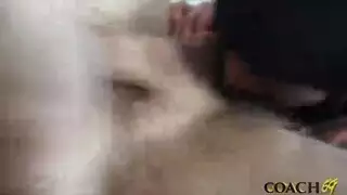 لحس كس عربي مكثف: اللسان يمارس الجنس مع شقها