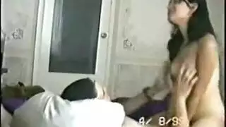 شقراء يتم تدمير كسها المبلل بالأسلوب التركي