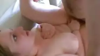 مراهقة محجبة تُمارس الجنس على وجهها في مشهد شرجي عنيف
