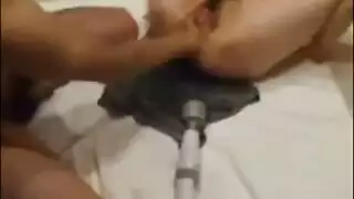 الزوجة تأخذ قضيبًا أسودًا وحشيًا على الكاميرا لفيديو إباحي هاوي