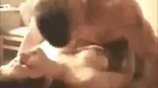 زوج يشارك زوجته لقضيب مراهق وتسجيل فيديو إباحي