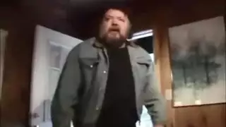 في الاسفل