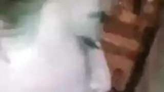 زب ابن عمها الصلب ينكك حلق العاهرة العربية