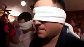 شاب جزاري يبول على فتاة لانها خانته أنبوب الإباحية الحرة