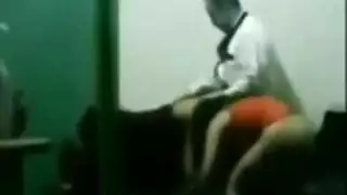 المدير الأردني يمارس الجنس الشرجي المزدوج مع موظفات المكتب