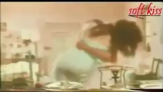 حمام جنسي صريح: أشد مشاهد شمس البارودي إثارة في الفيلم