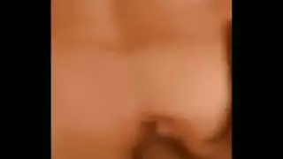 عامل النضافة ينيكها