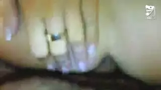 خادمة لاتينية ممتلئة الصدر تنيك رجلًا متزوجًا بعمق