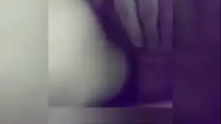 زوجان عراقيان محجبان يمارسان جنس جامح على السرير