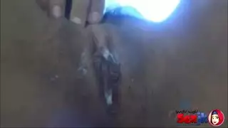 الواد ماسك حبيبته فشخها وجابهم جواها