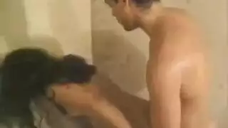 بعلمها لعب البلياردو وينيكها من طيزها