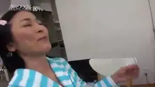 ممتلئة الجسم خلف الكواليس مجعد مشعر