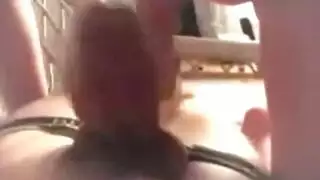 زوجتي تعطي غريب