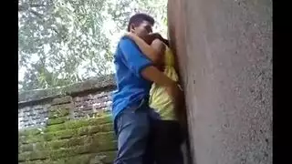  حفلة جنسية خارجية لشابة مع صديقها ذو الزب الكبير