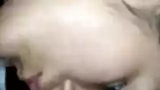 يتحرش بفتاة في باص
