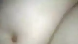 فيديو صريح: رجل عربي يهيمن على فتاة في فعل خام