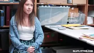 مص القضيب بالكامل داخل الحلق