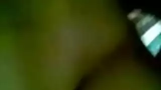 فتاة تنتاك من عشيقها