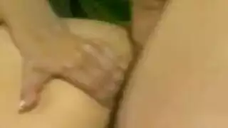 سكس هنتاى فتاة تتناك على السرير