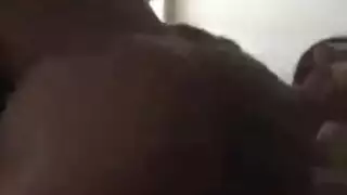 يابنيه بيغتصبها وبتستسلم
