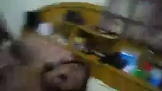 استمناء بالكعب العالي: أحذية جلدية وتدفق السوائل