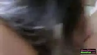 مجموعة من بنات تعري ساحقة لاغتصابها