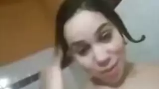 موزه مصريه صغيره صديقها يسدرجه لشقه