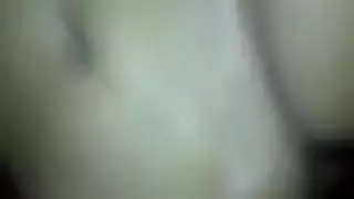 مص قضيب وجنس صعب مع عاهرة مثيرة عند موقف الحافلات
