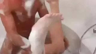 جين الصغيرة تمتلئ فتحاتها من الخلف