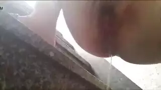 التبول فتاة جامعية
