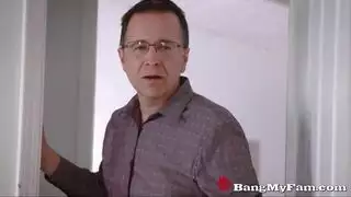 لعق اللسان نار