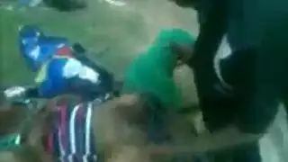 فرج إيما إل الضيق يتم تمزيقه بواسطة قضيب ضخم