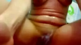 حرمه بعبص بصبعه تخرج المني