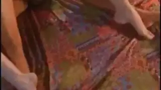 جسد كارينا لالا السمراء يأخذ جنسًا قويًا على الأرض