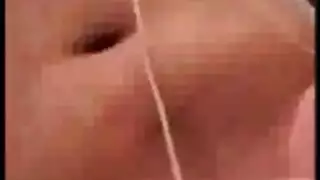 يابانيه حصلت علي اللسان